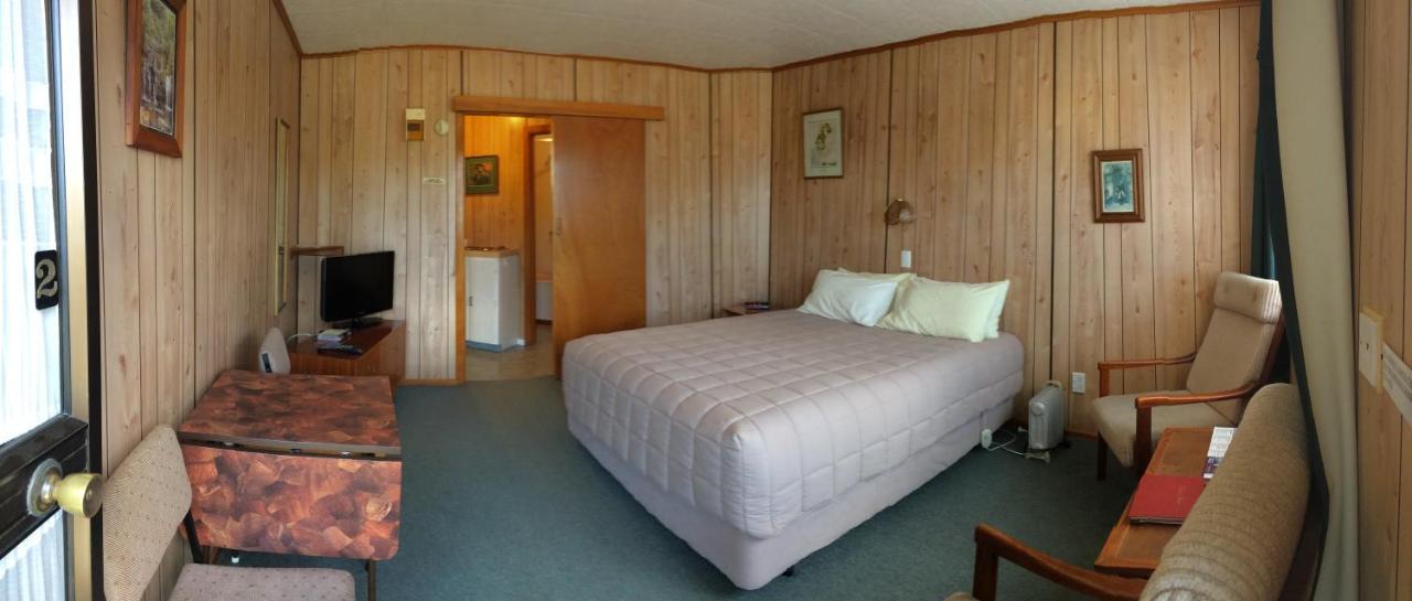 Owaka Lodge Motel Exterior photo